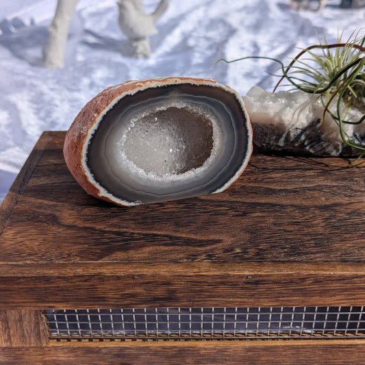 Large sparkling agate Geode with strong banding