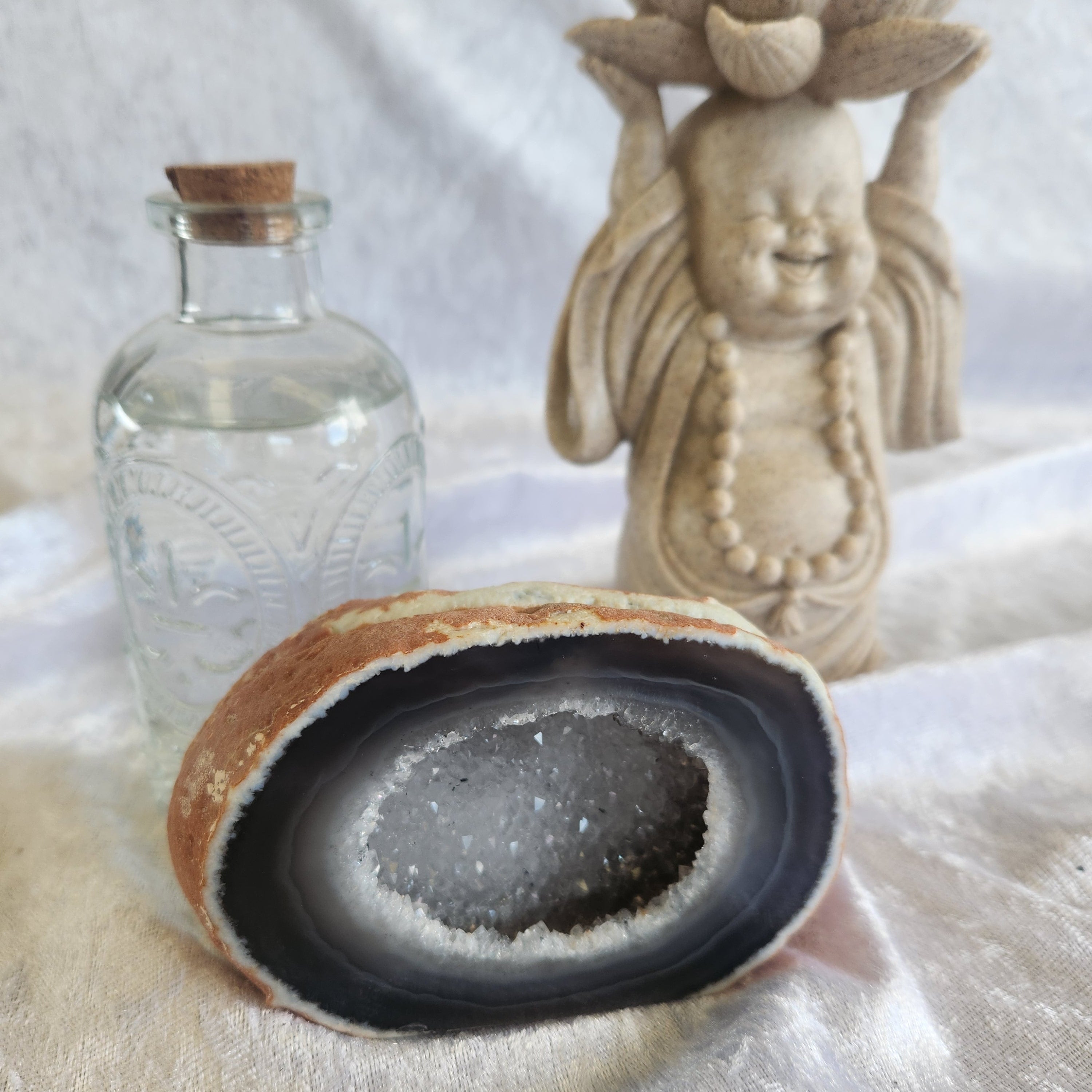 Agate Geode – Crystal for Balance, Stability & Protection – Spellbound Crystal Boutique