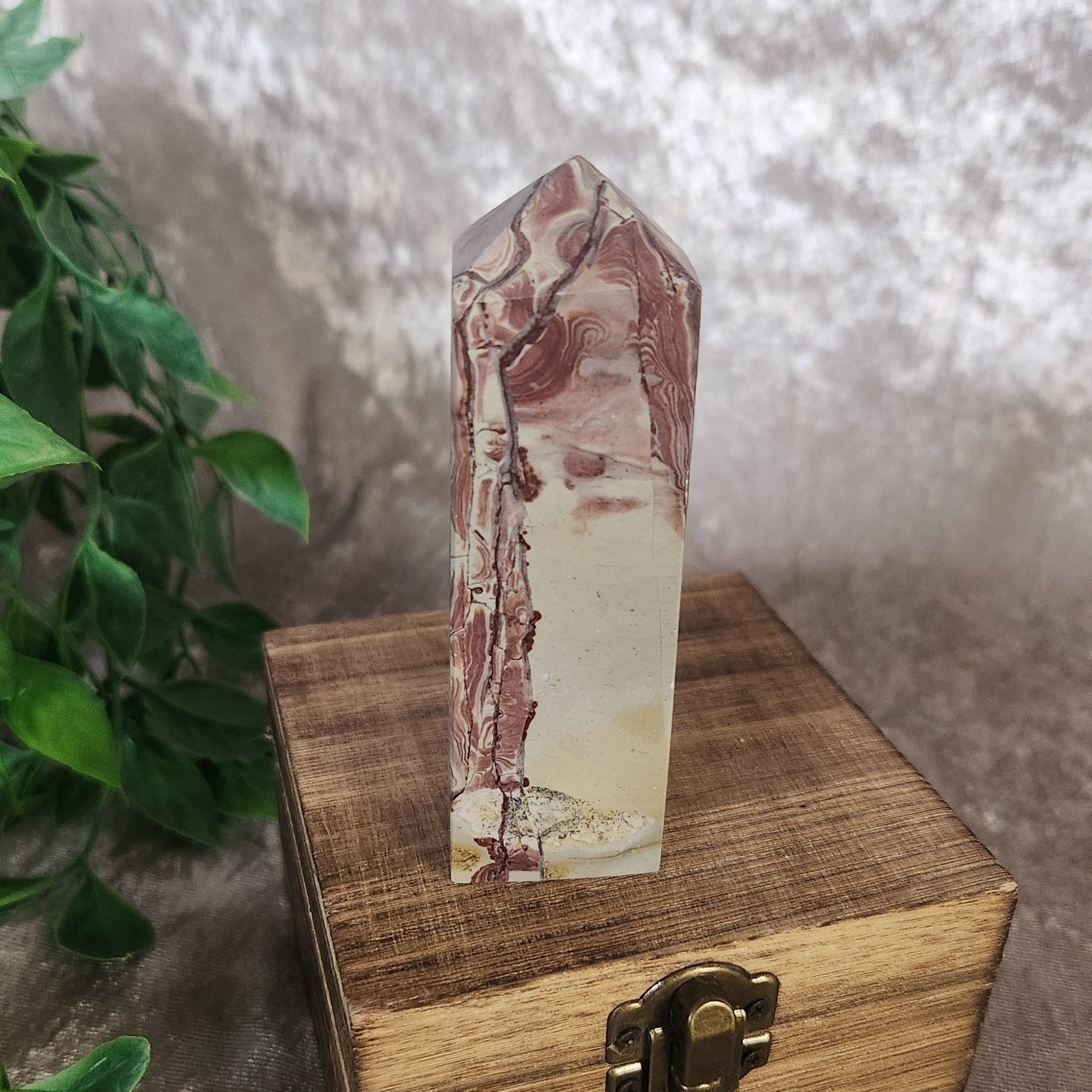 Grounding Picture Jasper tower with landscape-style markings